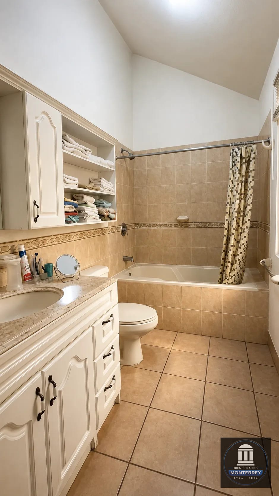 Casa Solana en Venta | San Agustin, Condado Naranjo | Zona 4 de Mixco — Casa en Venta en Zona 4 Mixco, Guatemala, Ciudad — foto 14 de 17