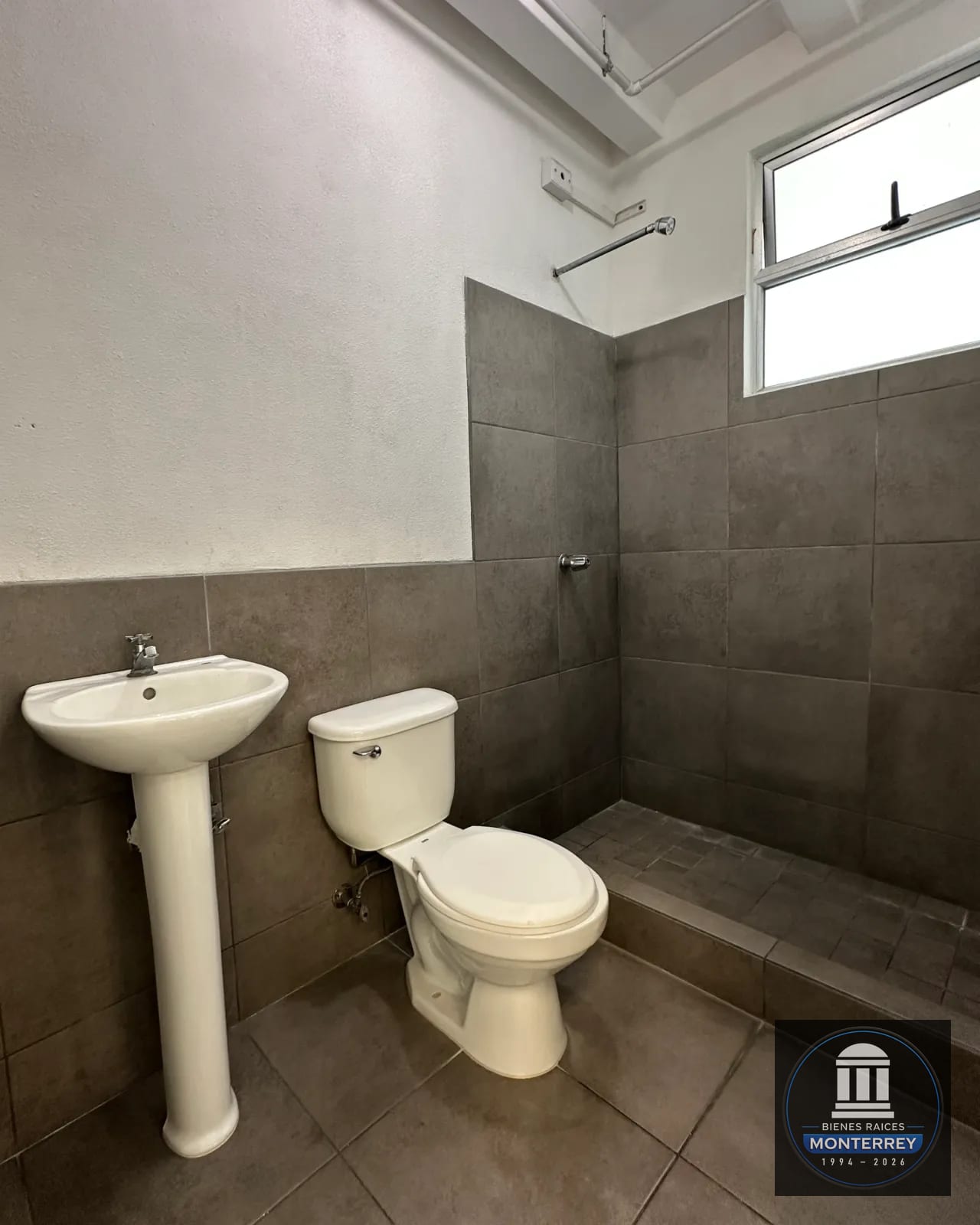 Bodega en Renta de 755 M² | Par Industrial las Tunas | Zona 4 de Mixco — Bodega / Ofibodega en Alquiler en Condado Naranjo, Zona 4 Mixco, Guatemala, Ciudad — foto 10 de 17
