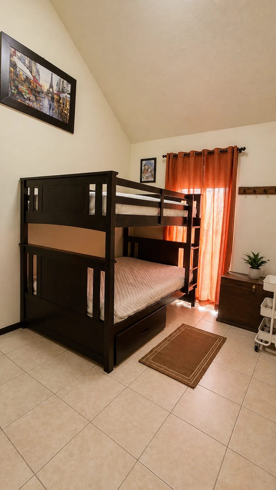 Casa en Renta Modelo Navarra | Condado en Naranjo | Zona 4 de Mixco — Casa en Alquiler en Condado Naranjo, Zona 4 Mixco, Guatemala, Ciudad — foto 11 de 17