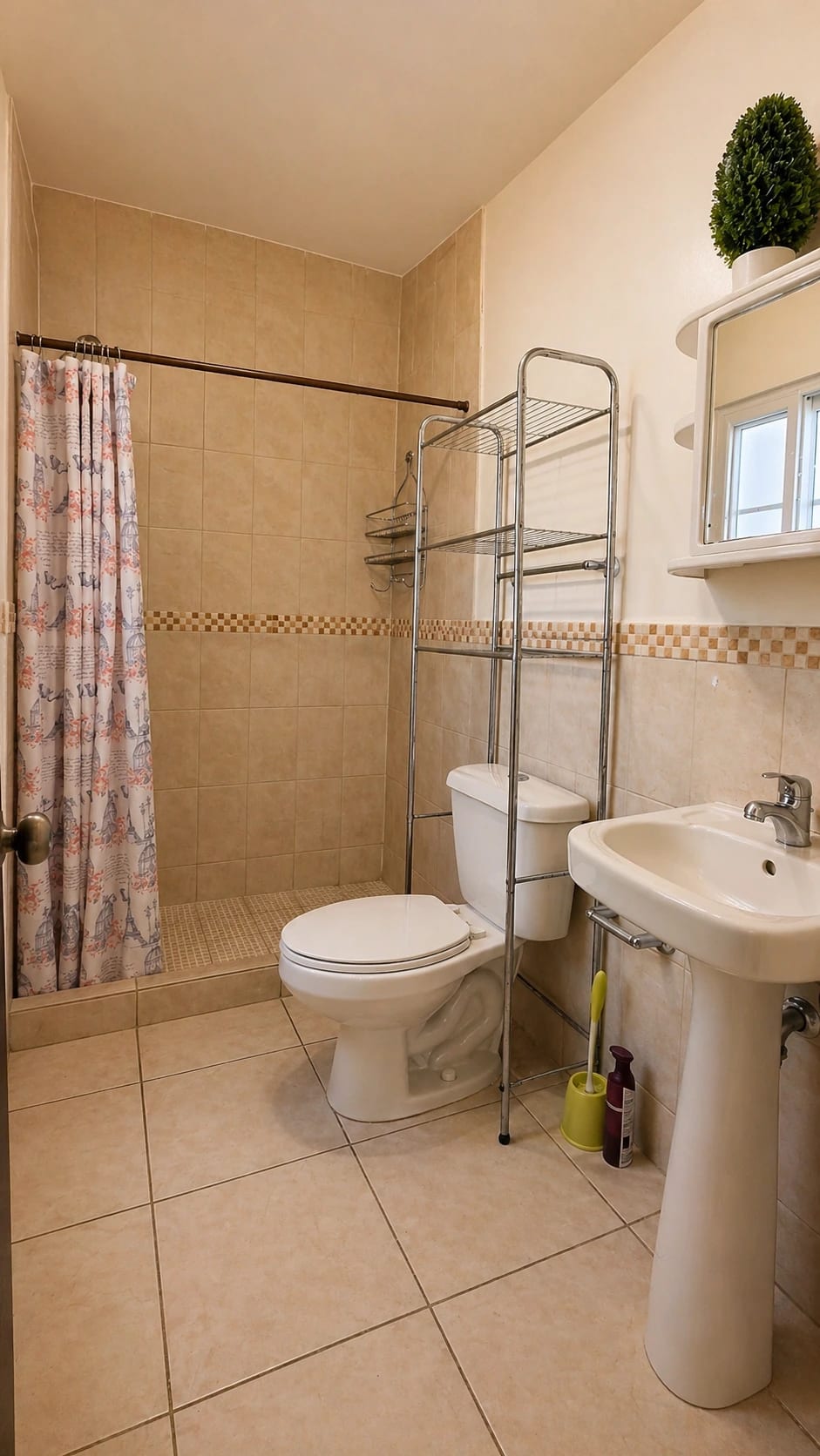Casa en Renta Modelo Navarra | Condado en Naranjo | Zona 4 de Mixco — Casa en Alquiler en Condado Naranjo, Zona 4 Mixco, Guatemala, Ciudad — foto 13 de 17