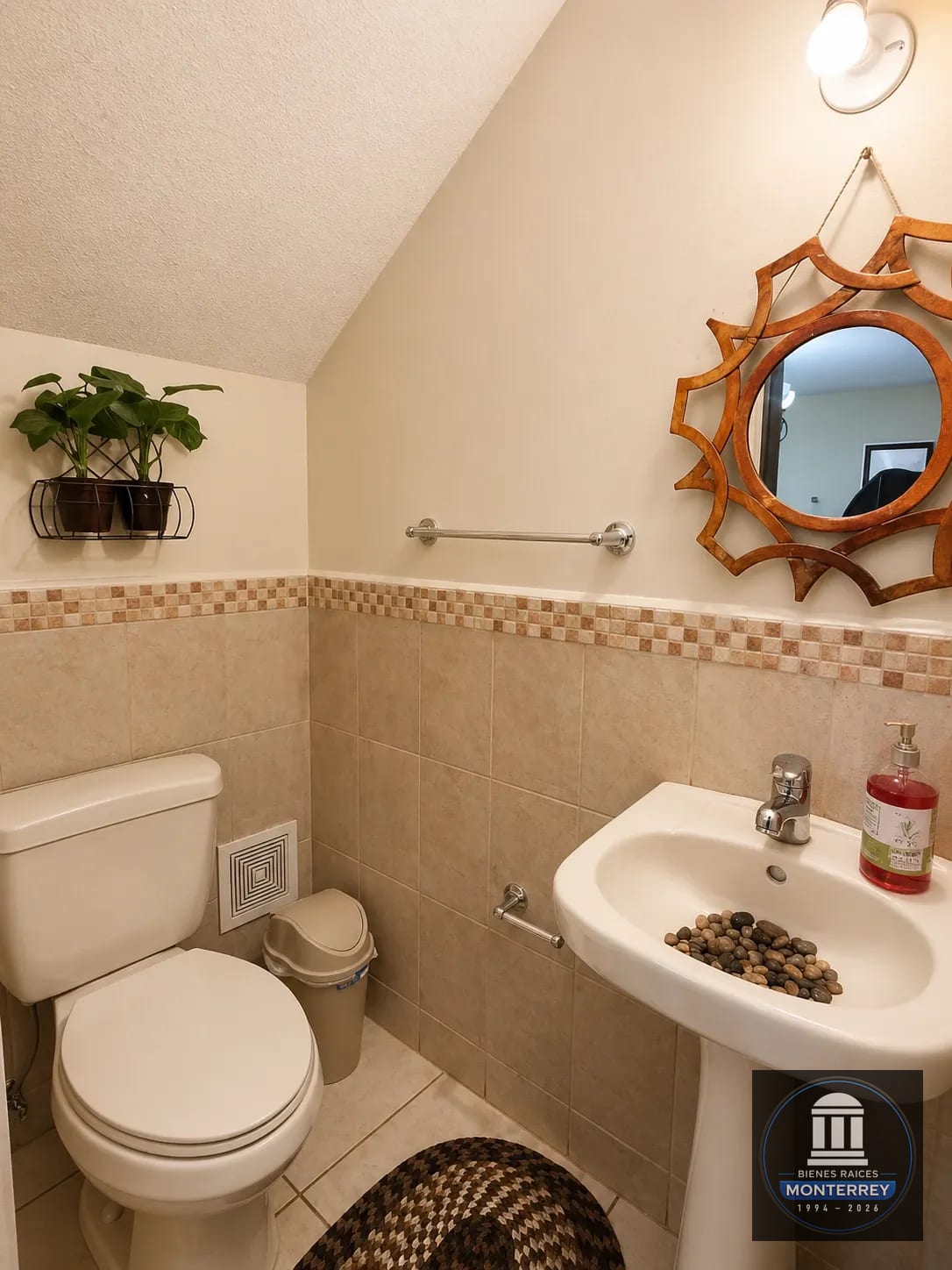 Casa en Renta Modelo Navarra | Condado en Naranjo | Zona 4 de Mixco — Casa en Alquiler en Condado Naranjo, Zona 4 Mixco, Guatemala, Ciudad — foto 8 de 17