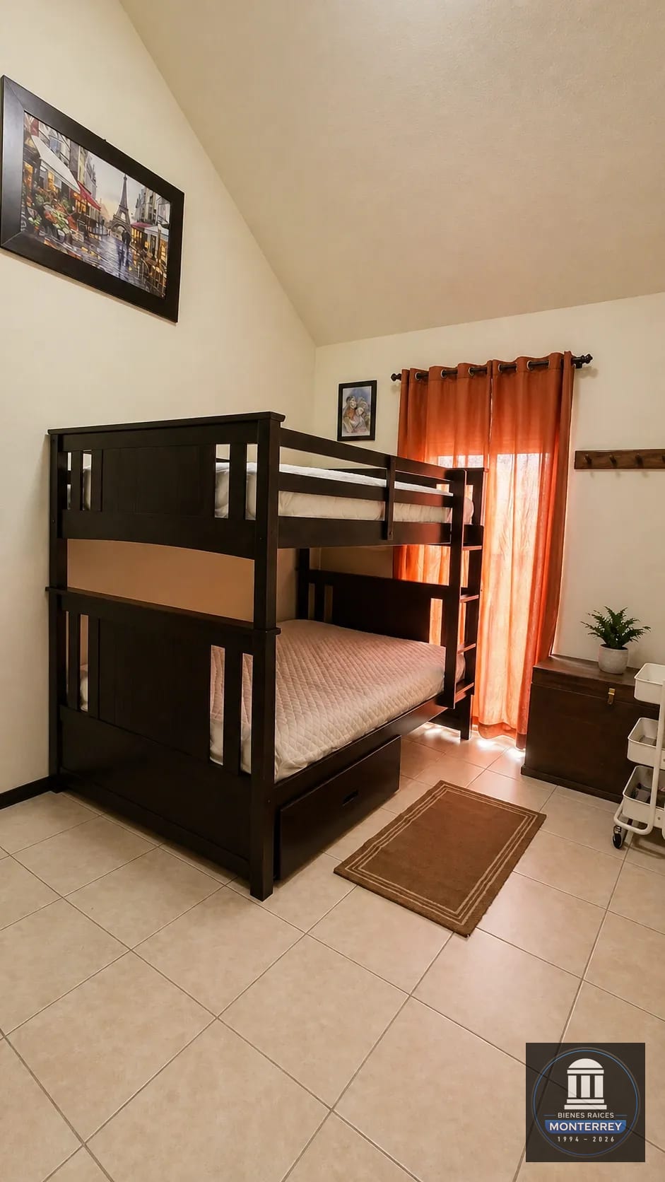 Casa en Renta Modelo Navarra | Condado en Naranjo | Zona 4 de Mixco — Casa en Alquiler en Condado Naranjo, Zona 4 Mixco, Guatemala, Ciudad — foto 10 de 17