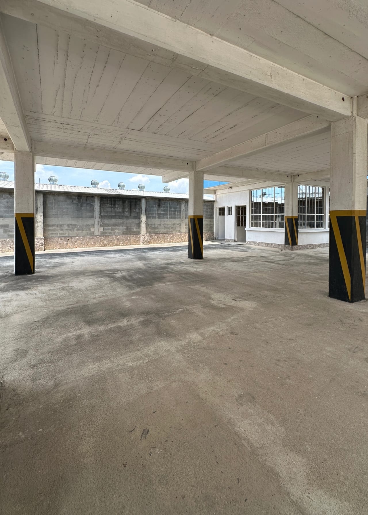 Complejo Corporativo en Venta | Boulevard Tulam Tzu | Zona 4 de Mixco — Edificio en Alquiler en Vistas de la floresta, Zona 4 Mixco, Guatemala, Ciudad — foto 12 de 17