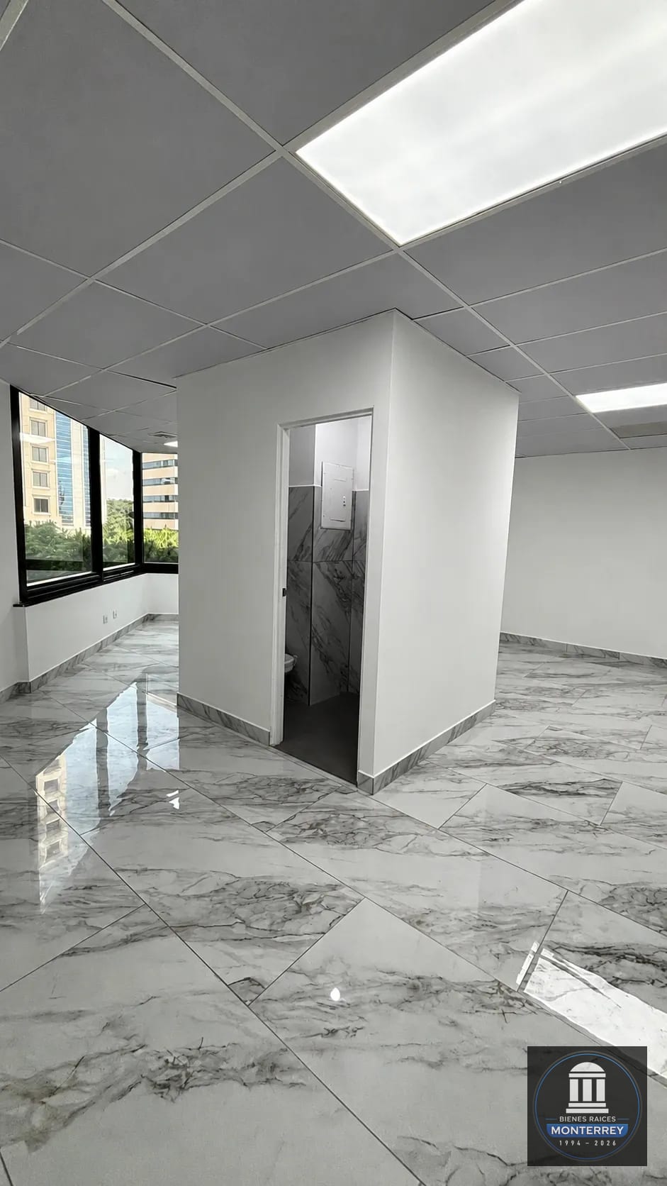 Oficina en Alquiler 86 Metros Cuadrados | Murano Center | Zona 10 — Oficina en Alquiler en Murano Center, Zona 10, Guatemala, Ciudad — foto 9 de 11