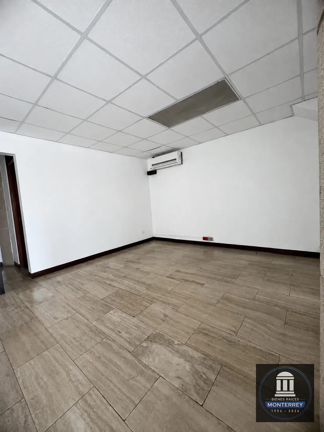 Piso Corporativo en Renta | Nivel 1 | Boulevard los Próceres | Zona 10 — Oficina en Alquiler en Zona 10, Guatemala, Ciudad — foto 11 de 17
