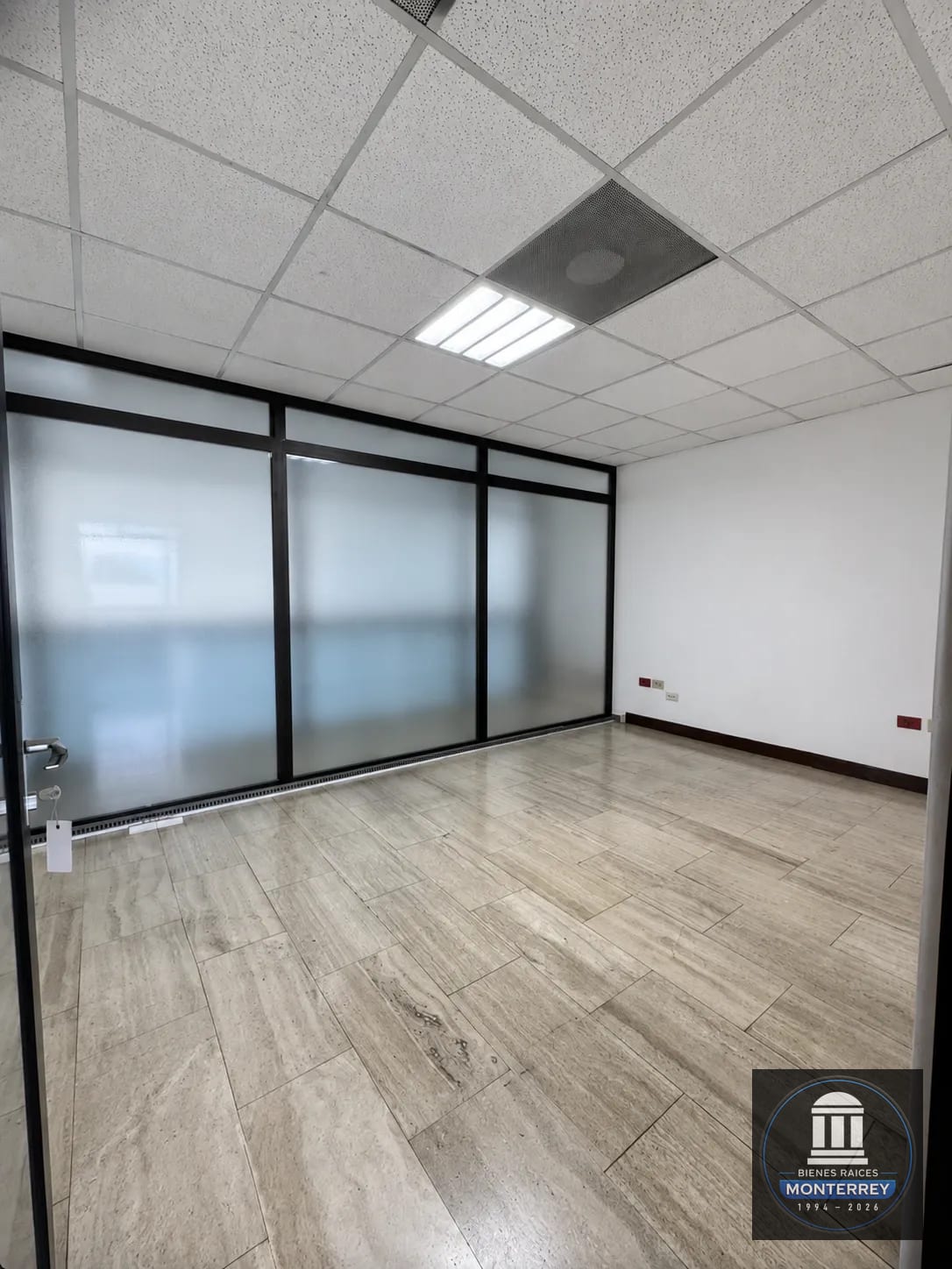 Piso Corporativo en Renta | Nivel 1 | Boulevard los Próceres | Zona 10 — Oficina en Alquiler en Zona 10, Guatemala, Ciudad — foto 14 de 17