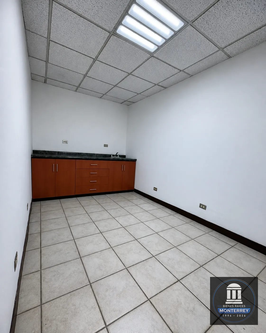 Piso Corporativo en Renta | Nivel 1 | Boulevard los Próceres | Zona 10 — Oficina en Alquiler en Zona 10, Guatemala, Ciudad — foto 16 de 17