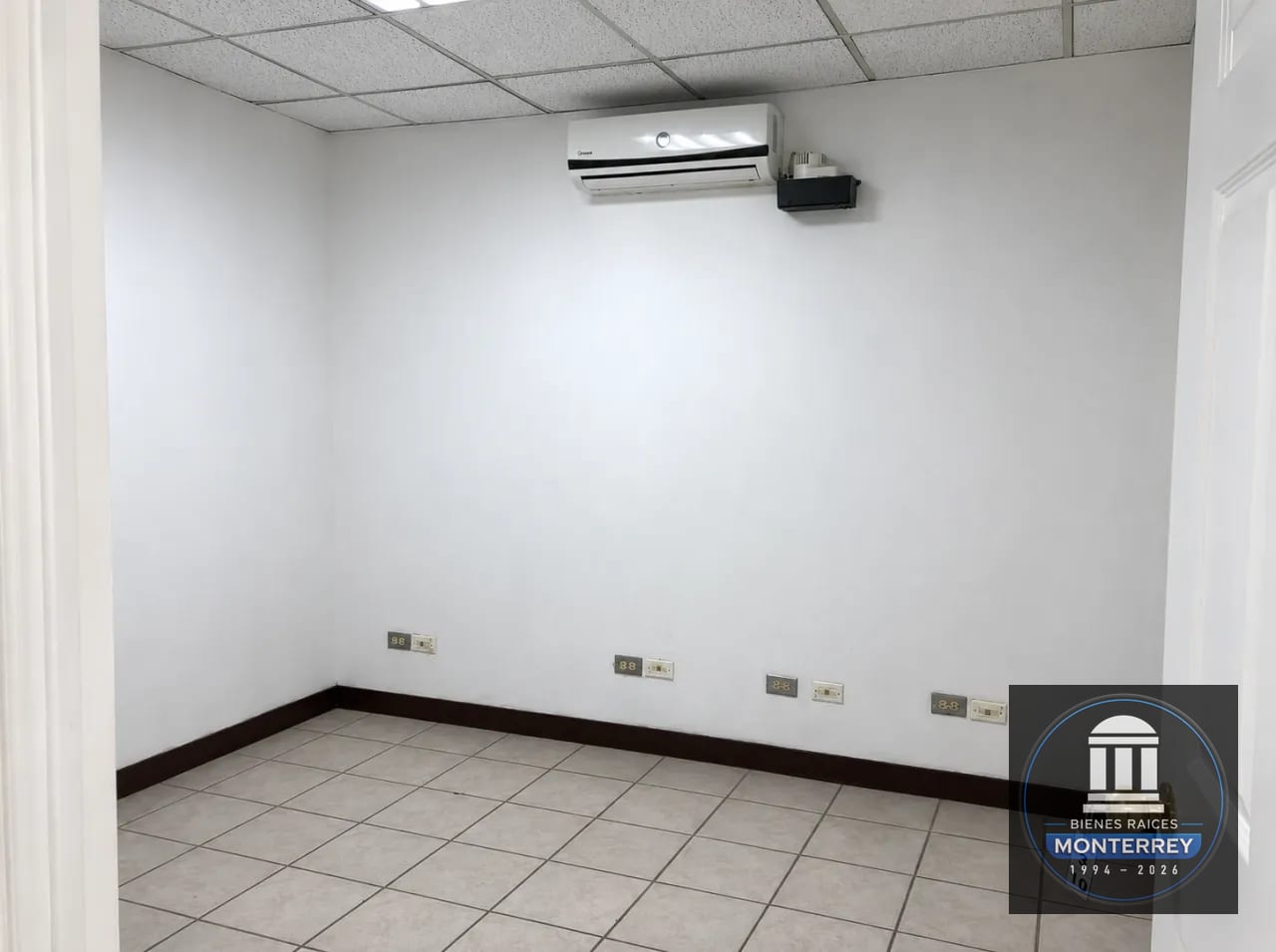 Piso Corporativo en Renta | Nivel 4 | Boulevard los Próceres | Zona 10 — Oficina en Alquiler en Zona 10, Guatemala, Ciudad — foto 7 de 11