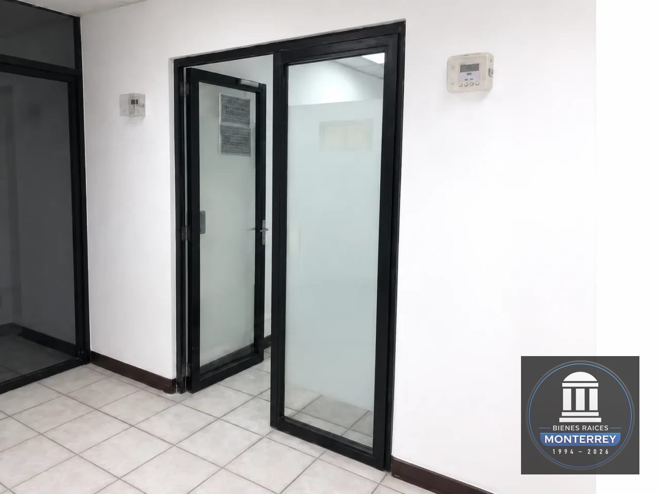 Piso Corporativo en Renta | Nivel 4 | Boulevard los Próceres | Zona 10 — Oficina en Alquiler en Zona 10, Guatemala, Ciudad — foto 5 de 11