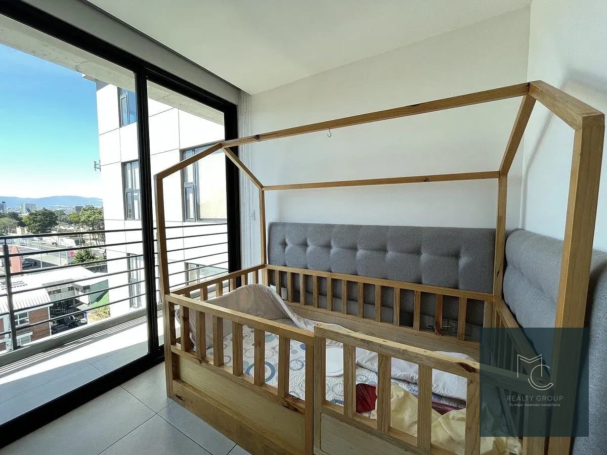 Apartamento semi amueblado en RENTA y VENTA - zona 10 — Apartamento en Alquiler en Mira, Zona 10, Guatemala, Ciudad — foto 8 de 14