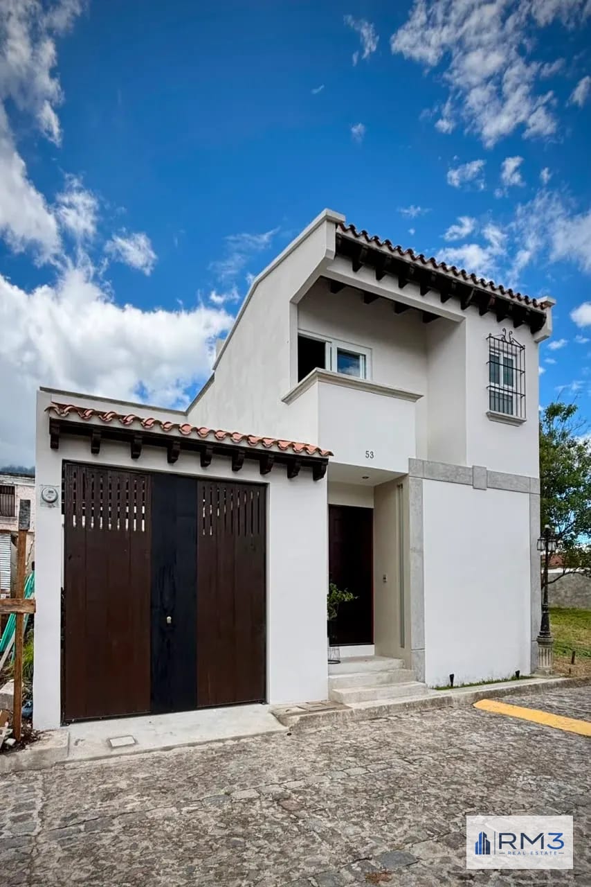 Venta de Casa Nueva en Antigua, Residencial Alameda de Don Vicente — Casa en Venta en Antigua, Sacatepéquez — foto 1 de 15