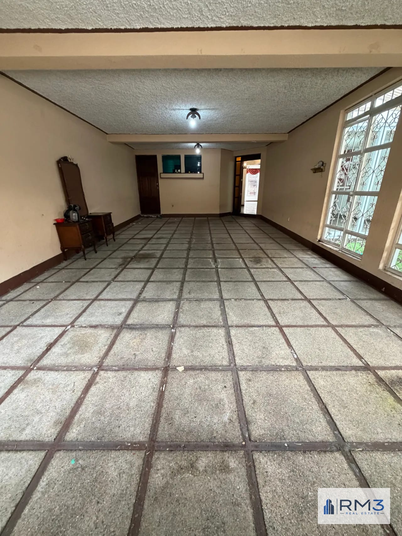 Garaje — Se vende casa en Residenciales las Bugambilias Zona 7 — Casa en Venta en Zona 7, Guatemala, Ciudad — foto 12 de 12