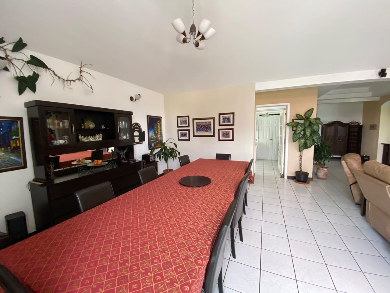 Casa en Venta Colinas de Andalucia — Casa en Venta en Colinas De Andalucia, Carretera a El Salvador, Guatemala, Ciudad — foto 1 de 5