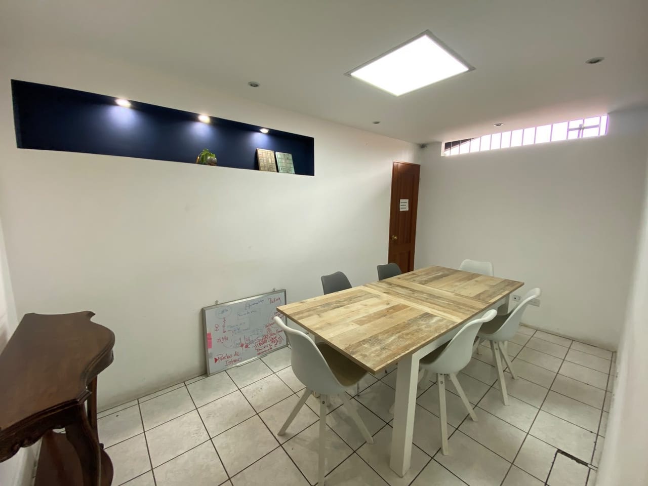 Casa para Oficinas en Zona 10 — Casa en Alquiler en Zona 10, Guatemala, Ciudad — foto 2 de 4
