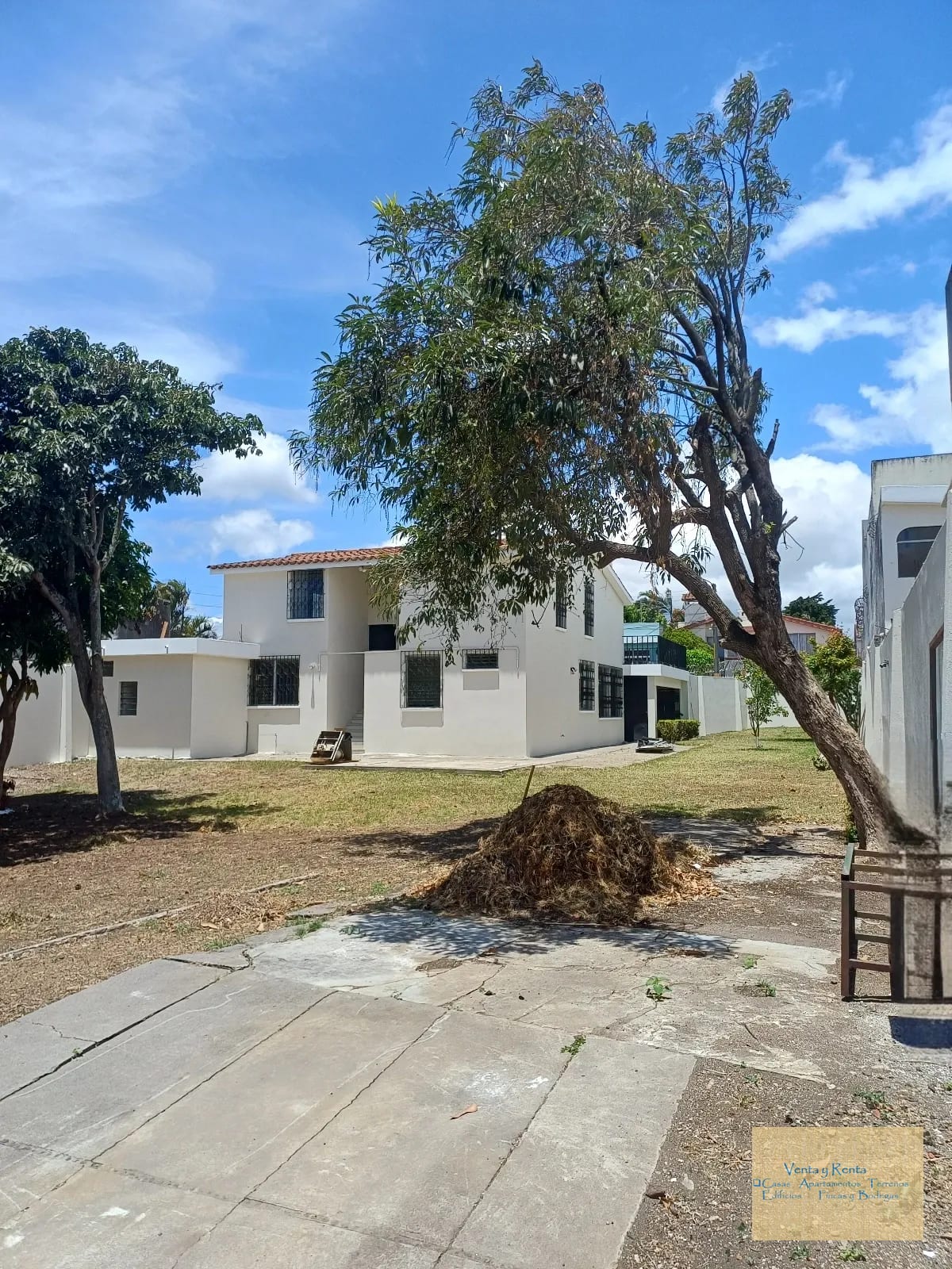 Zona 11 Alquilo Amplia Casa en Residencial