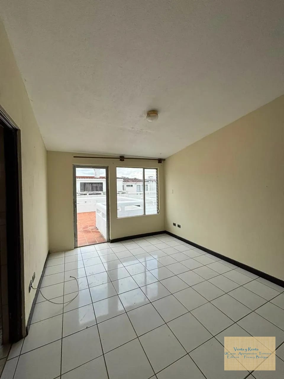 Zona 16 Casa 2 Niveles en Santa Amelia — Casa en Venta en Santa Amelia, Zona 16, Guatemala, Ciudad — foto 4 de 11