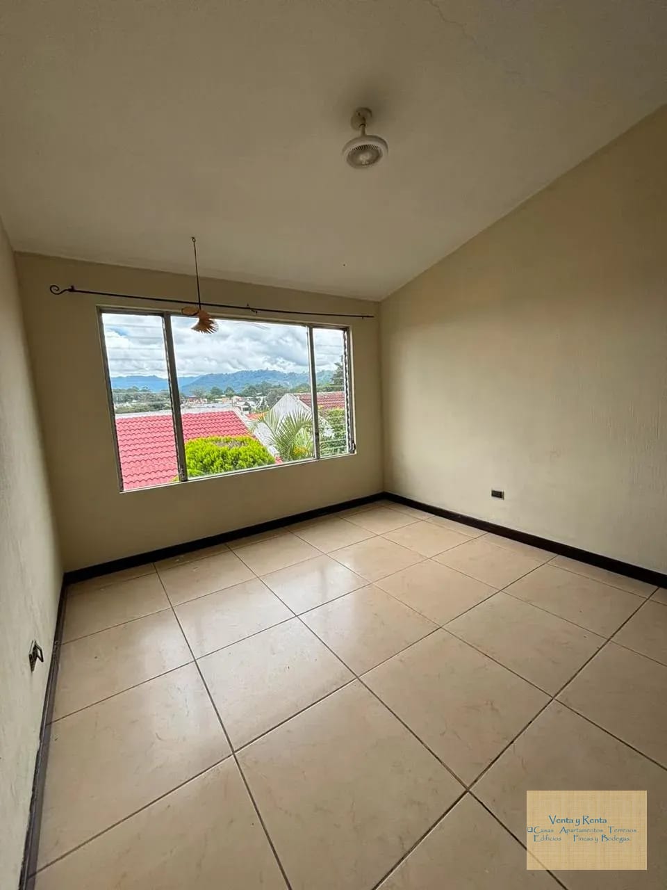 Zona 16 Casa 2 Niveles en Santa Amelia — Casa en Venta en Santa Amelia, Zona 16, Guatemala, Ciudad — foto 8 de 11