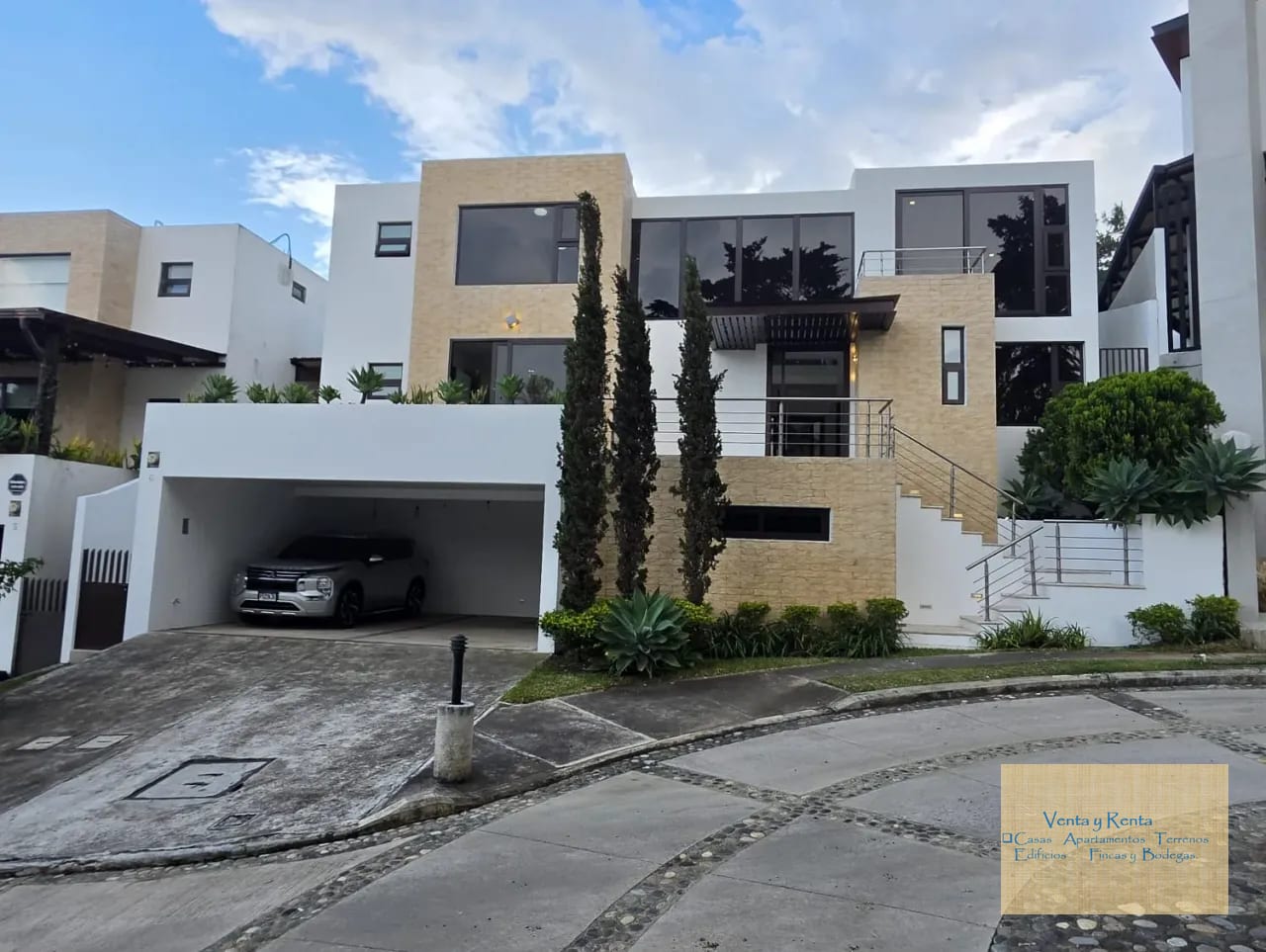 Zona 16 Casa en Lomas de San Isidro — Casa en Venta en Lomas de San Isidro, Zona 16, Guatemala, Ciudad — foto 1 de 17