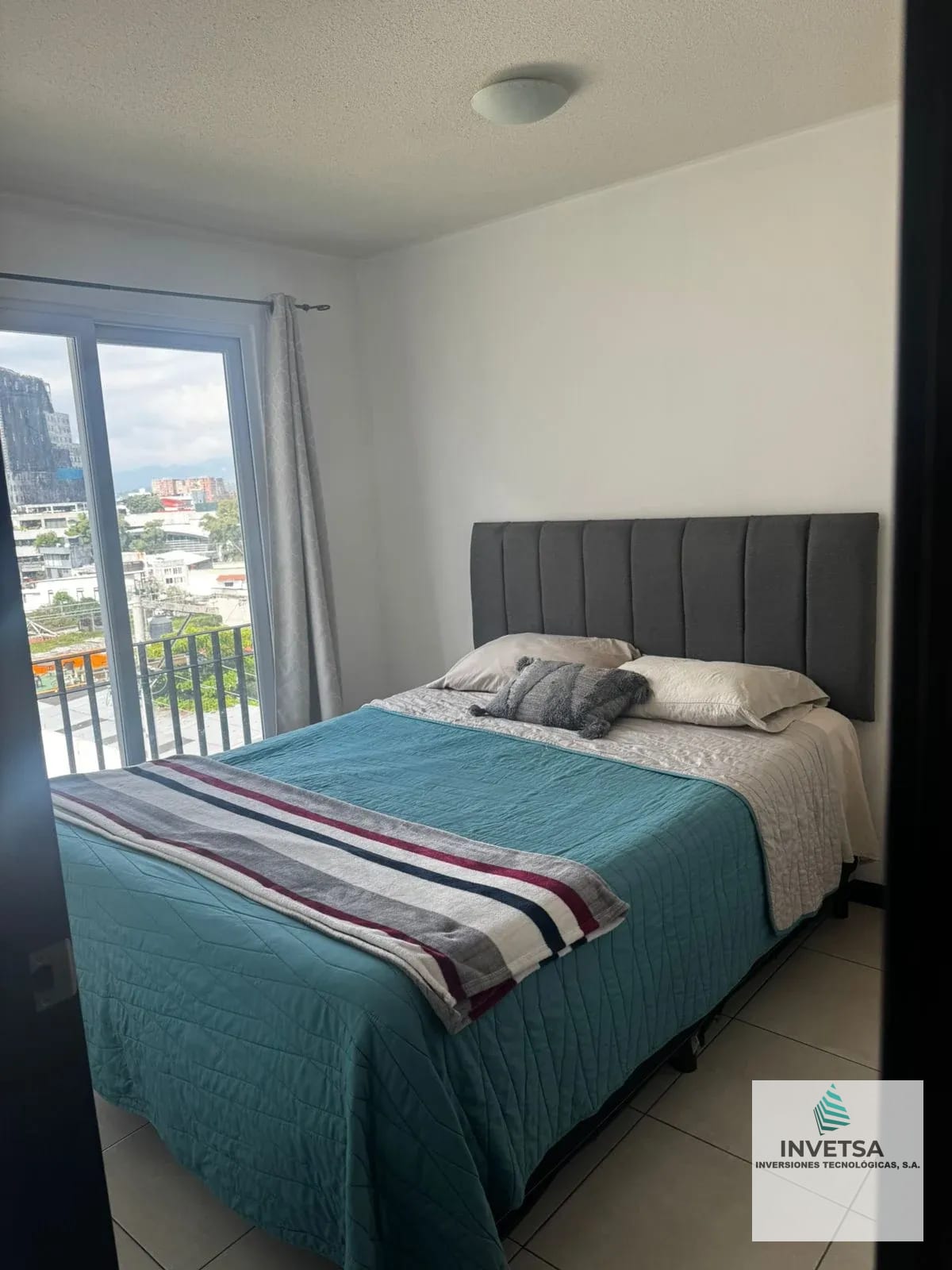 CONDADO CATORCE ZONA 14 LA VILLA APARTAMENTO AMUEBLADO (copia) — Apartamento en Alquiler en La Villa, Zona 4, Guatemala, Ciudad — foto 3 de 15