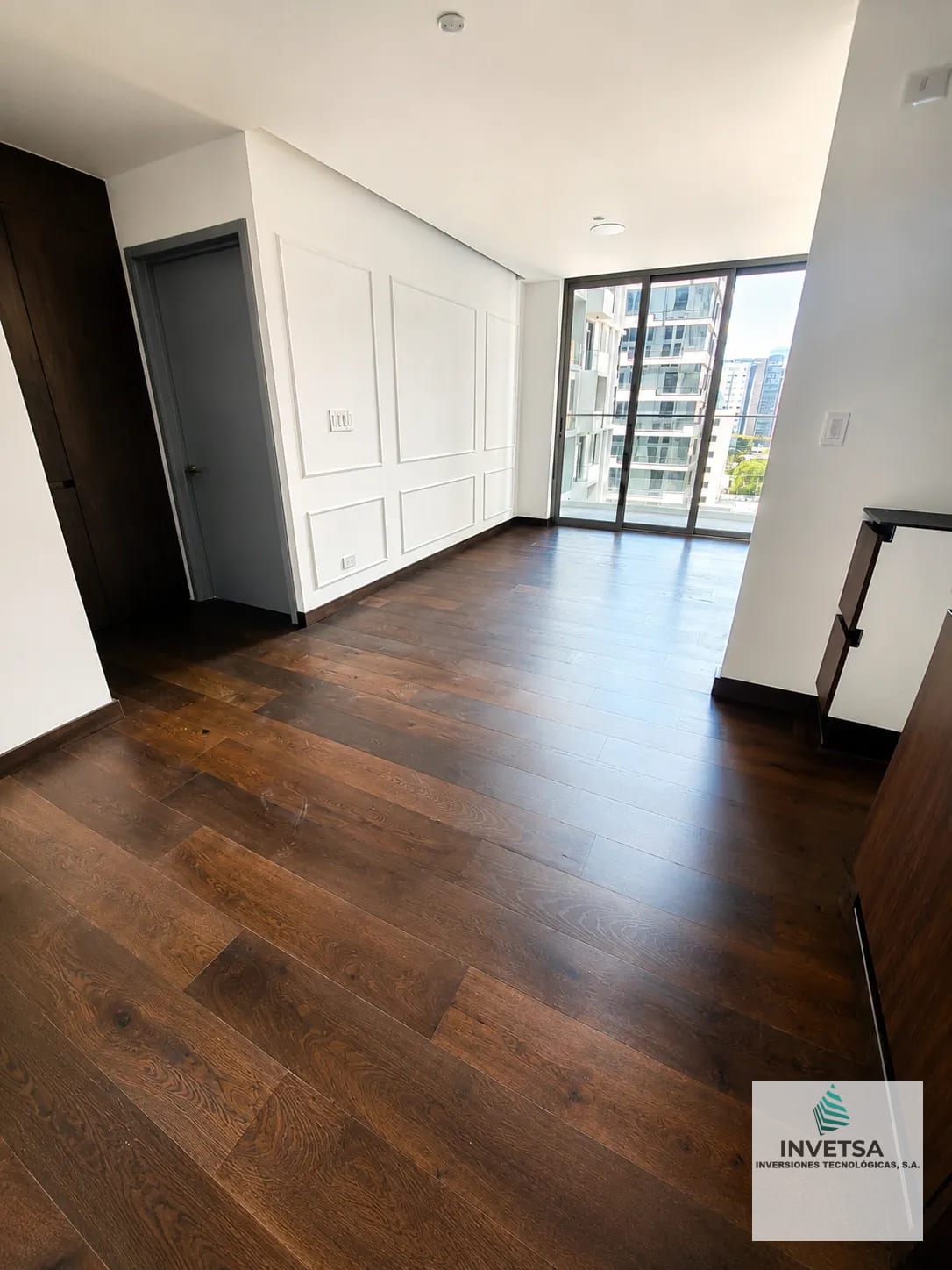 APARTAMENTO EN RENTA - EDIFICIO ATARAH, ZONA 10 — Apartamento en Alquiler en Atarah, Zona 10, Guatemala, Ciudad — foto 1 de 14
