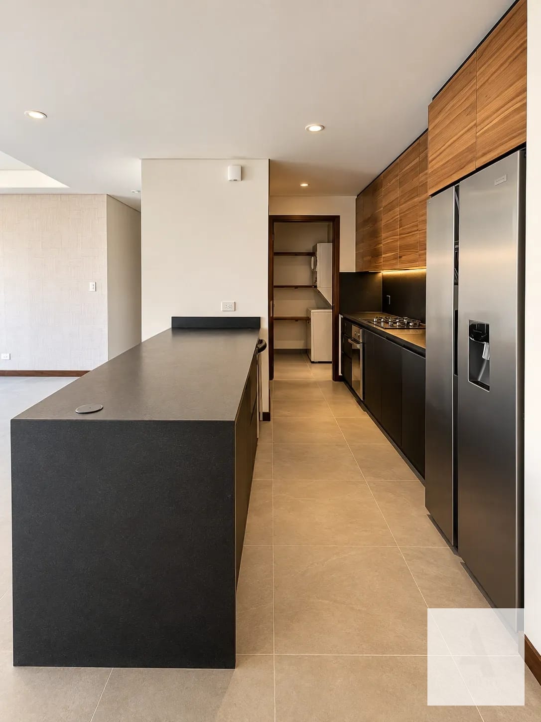 Cocina — Apartamento en renta | Reserva 5ta Avenida, Zona 14 | 3 habitaciones — Apartamento en Alquiler en Quinta Avenida, Zona 14, Guatemala, Ciudad — foto 1 de 14