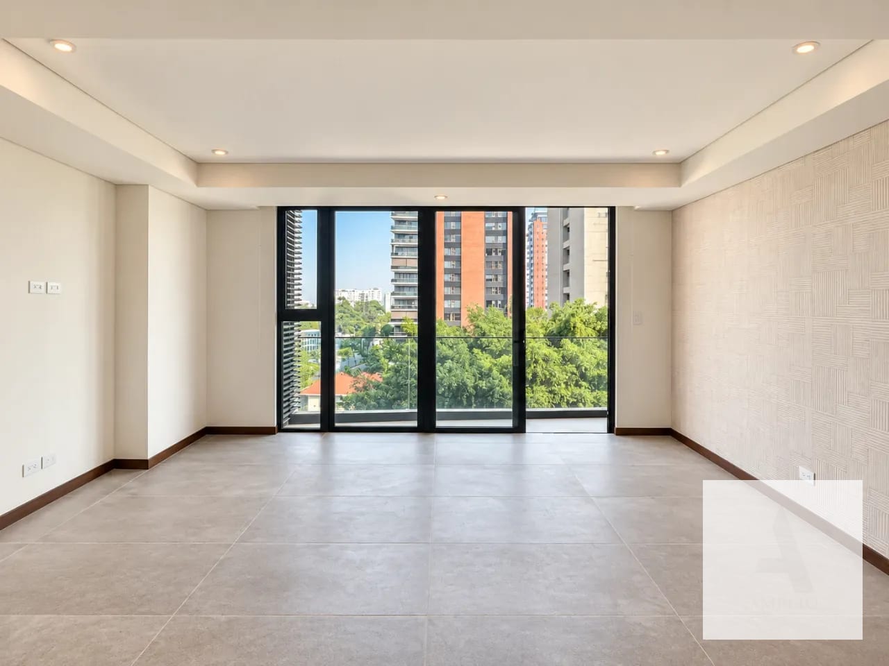 Sala — Apartamento en renta | Reserva 5ta Avenida, Zona 14 | 3 habitaciones — Apartamento en Alquiler en Quinta Avenida, Zona 14, Guatemala, Ciudad — foto 6 de 14