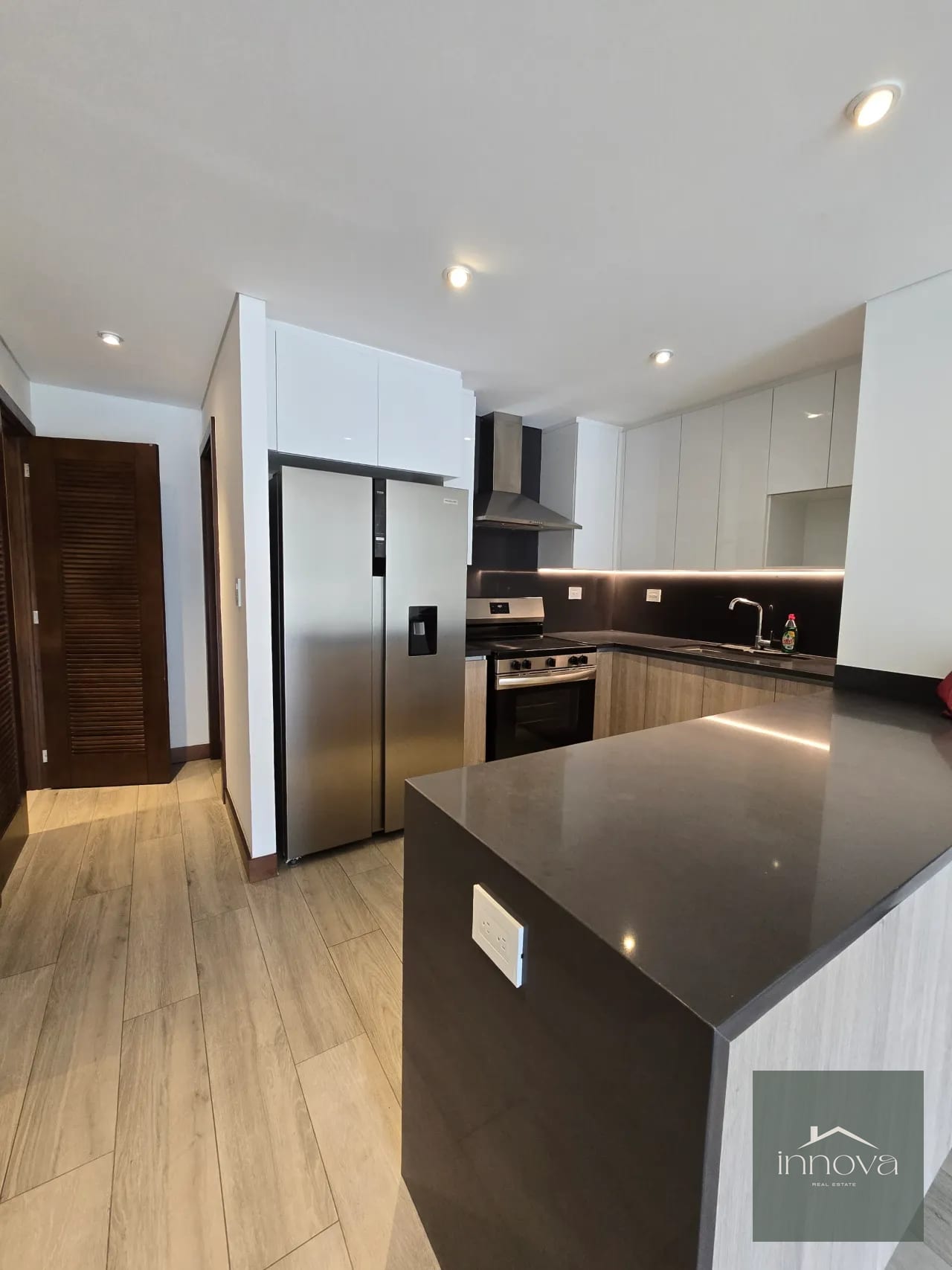 Vendo Lindo Apto. en el Corazon de Zona 10, Reserva 10, 3 Hab+servicio — Apartamento en Venta en Reserva Diez, Zona 10, Guatemala, Ciudad — foto 1 de 9