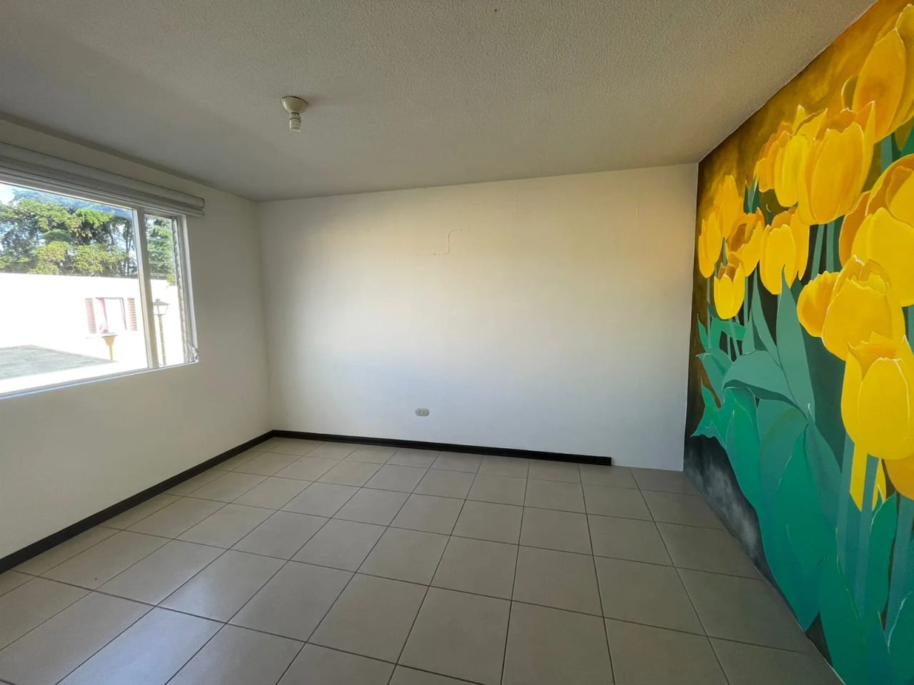 Casa en Venta en Condominio Bosques de San Marino, Zona 8 de Mixco — Casa en Venta en Zona 8 Mixco, Guatemala, Ciudad — foto 1 de 17