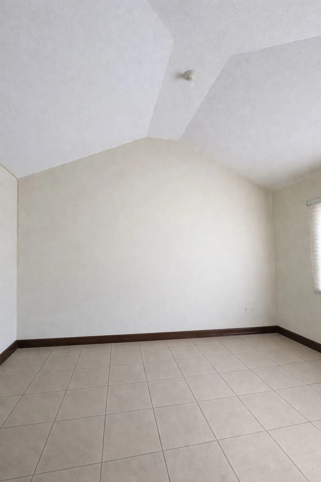 Casa en Venta en Condominio Bosques de San Marino, Zona 8 de Mixco — Casa en Venta en Zona 8 Mixco, Guatemala, Ciudad — foto 3 de 17