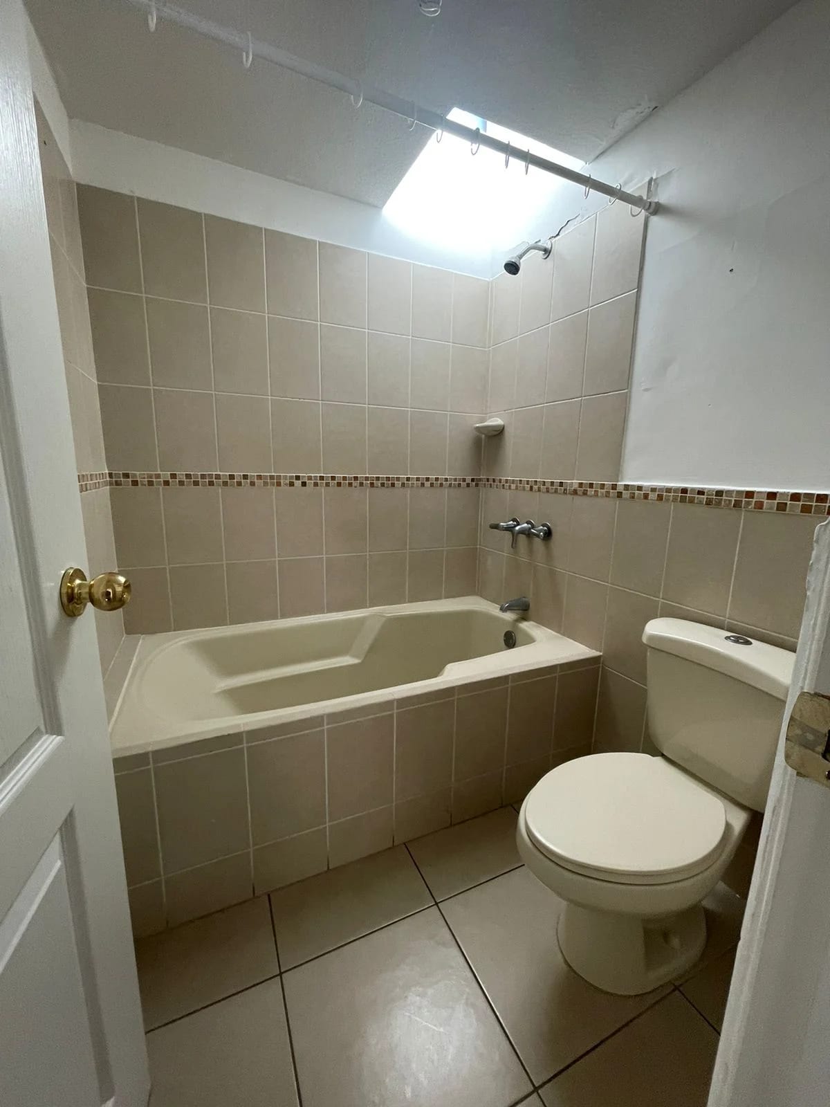 Casa en Venta en Condominio Bosques de San Marino, Zona 8 de Mixco — Casa en Venta en Zona 8 Mixco, Guatemala, Ciudad — foto 14 de 17