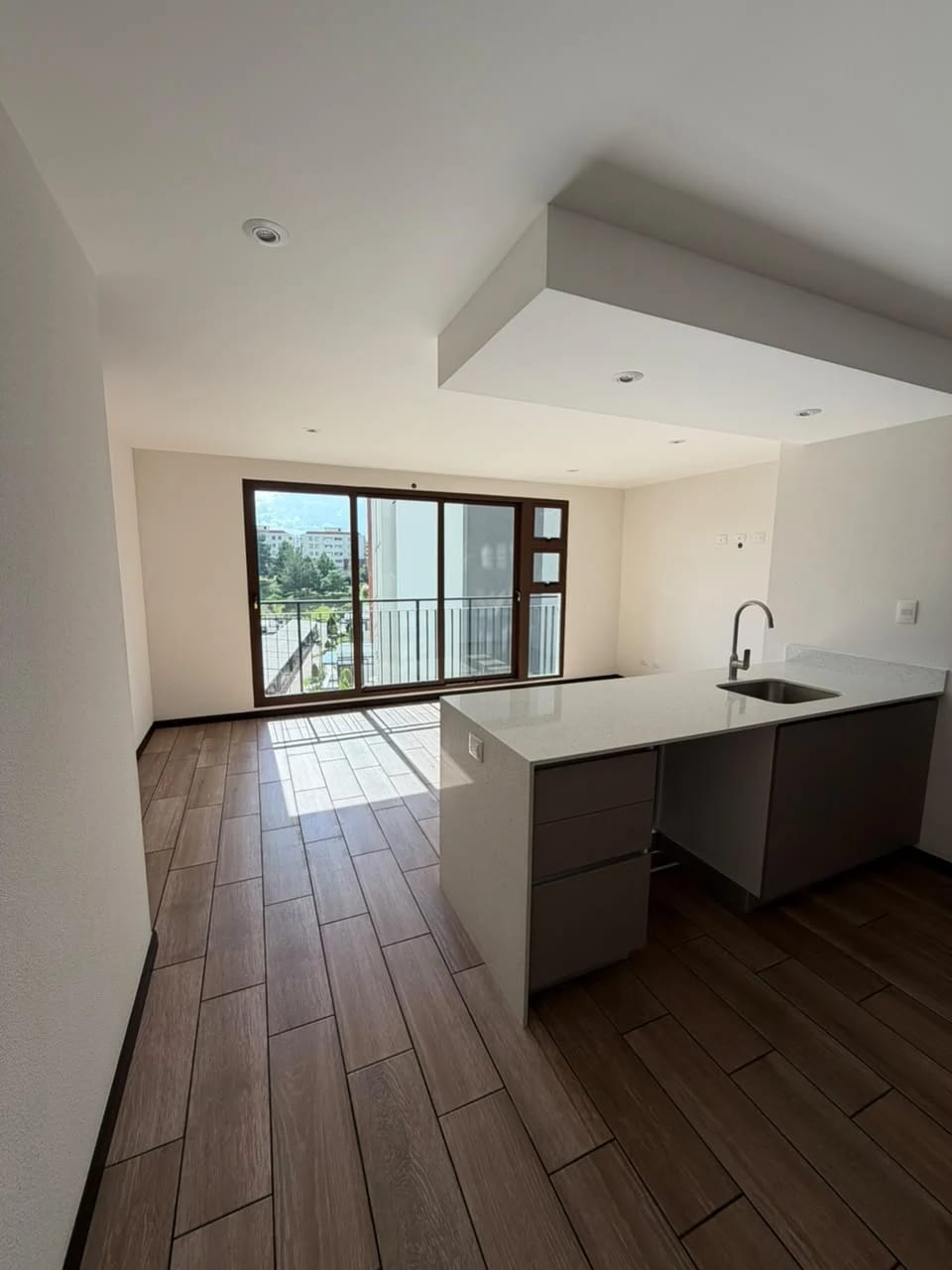 Apartamento en Renta Zona 16 San Isidro 2021 — Apartamento en Alquiler en San Isidro 20/21, Zona 16, Guatemala, Ciudad — foto 1 de 14