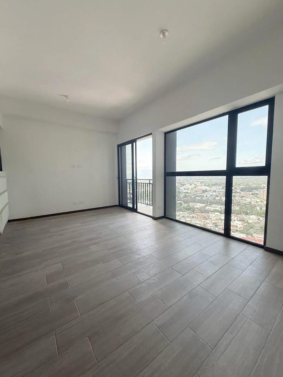 Espectacular apartamento de tres dormitorios en zona 11 Mariscal — Apartamento en Venta en Zona 11, Guatemala, Ciudad — foto 5 de 15