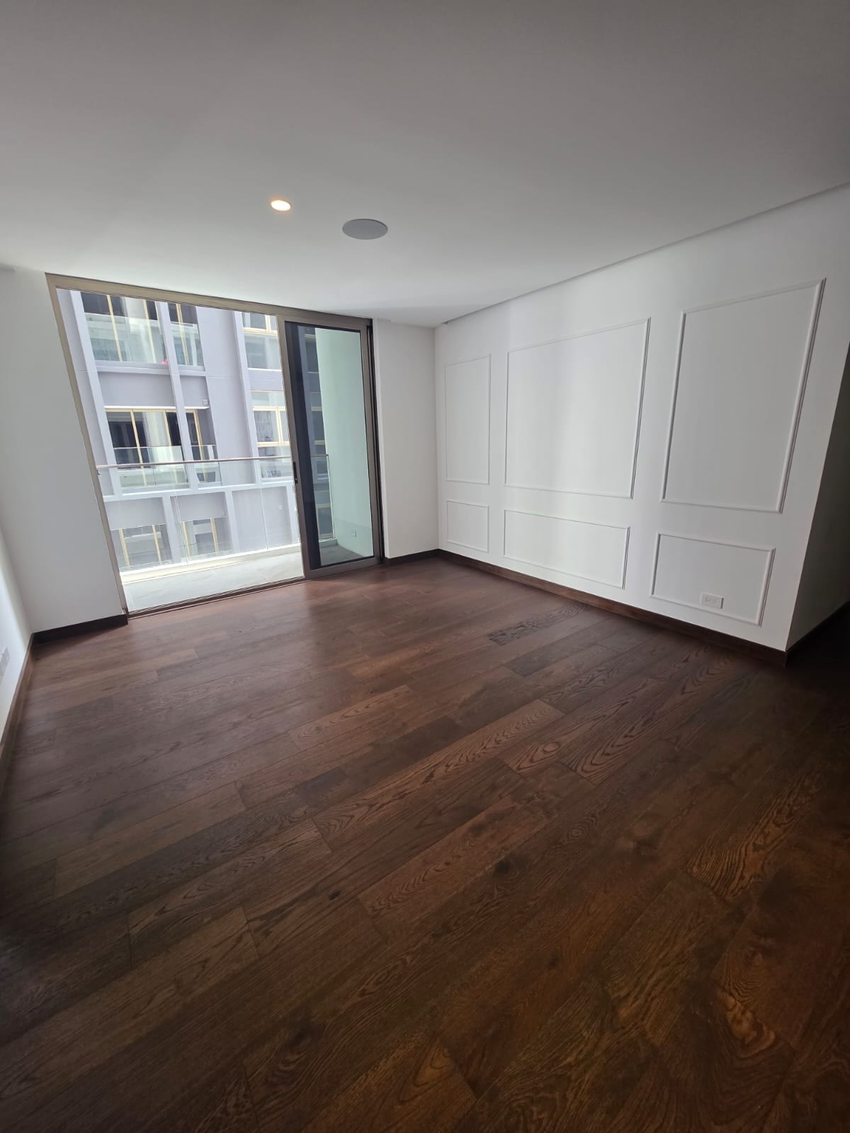 Apartamento para estrenar en z. 10 en excelente ubicación l — Apartamento en Alquiler en Zona 10, Guatemala, Ciudad — foto 1 de 11