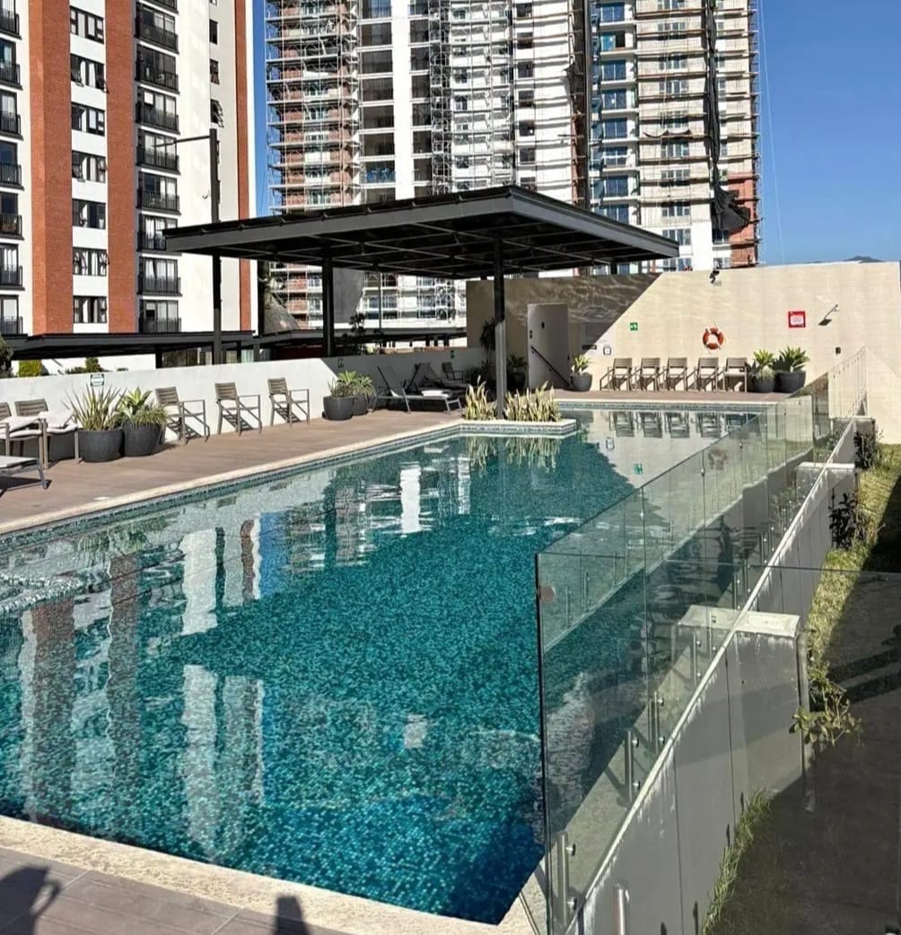 Apartamento amplio en renta en zona 16 edificio 2021 boulevard Acatán — Apartamento en Alquiler en Zona 16, Guatemala, Ciudad — foto 1 de 13