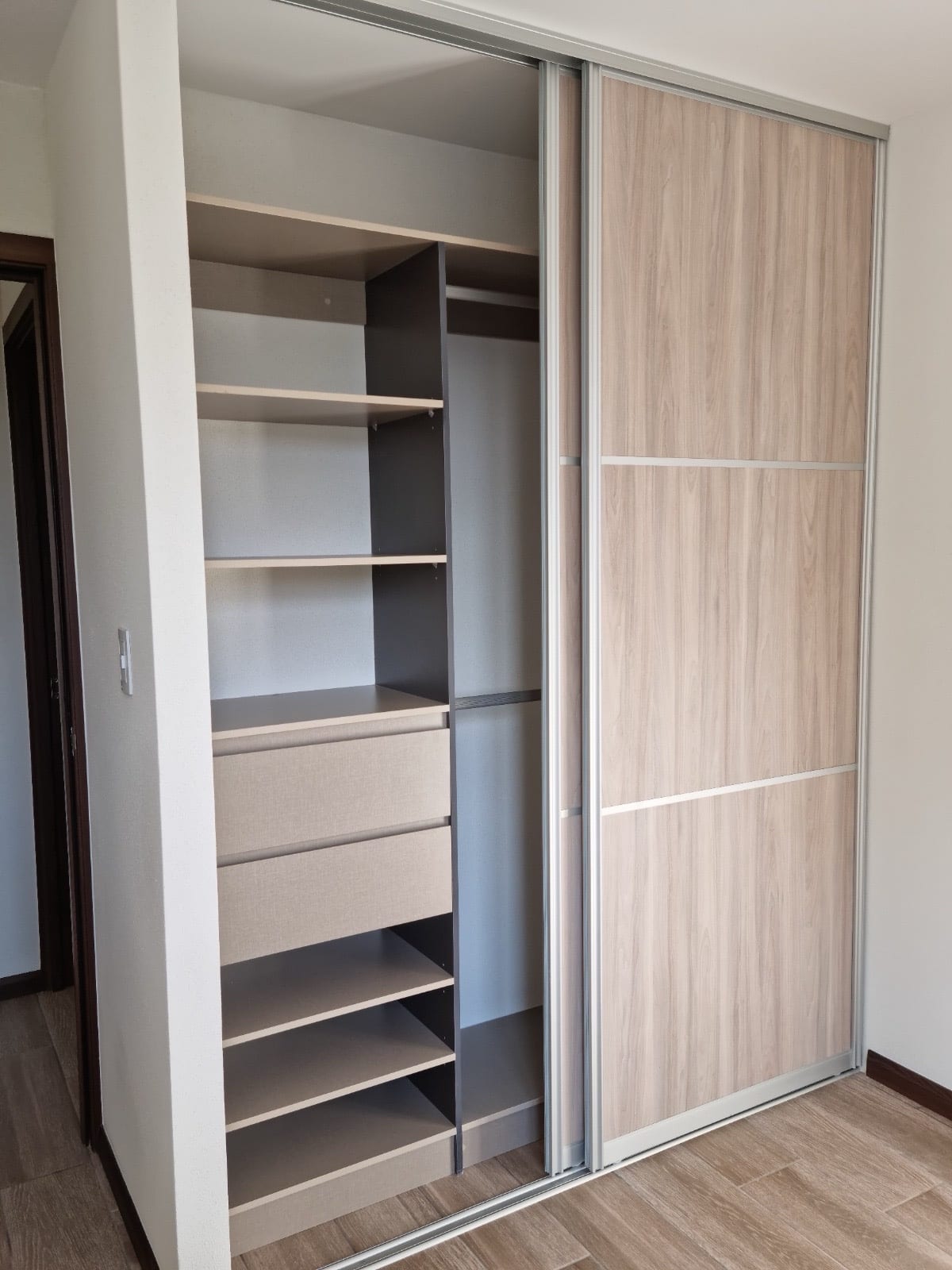 Apartamento amplio en renta en zona 16 edificio 2021 boulevard Acatán — Apartamento en Alquiler en Zona 16, Guatemala, Ciudad — foto 7 de 13