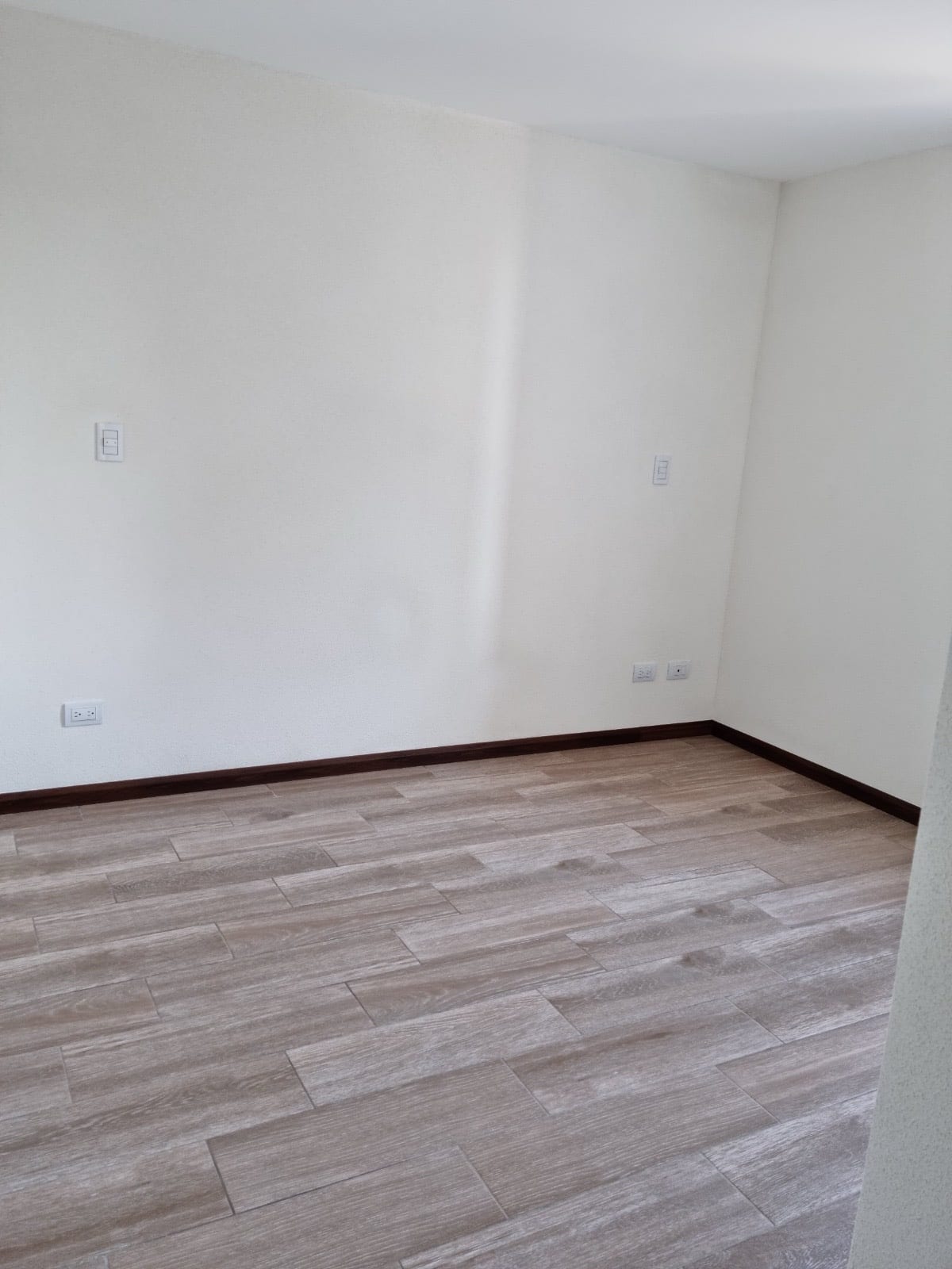 Apartamento amplio en renta en zona 16 edificio 2021 boulevard Acatán — Apartamento en Alquiler en Zona 16, Guatemala, Ciudad — foto 13 de 13