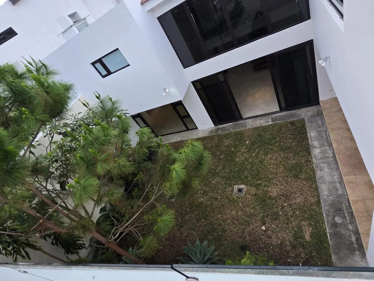 Espectacular residencia en venta en zona 16 Lomas de San Isidro — Casa en Venta en Lomas de San Isidro, Zona 16, Guatemala, Ciudad — foto 3 de 15