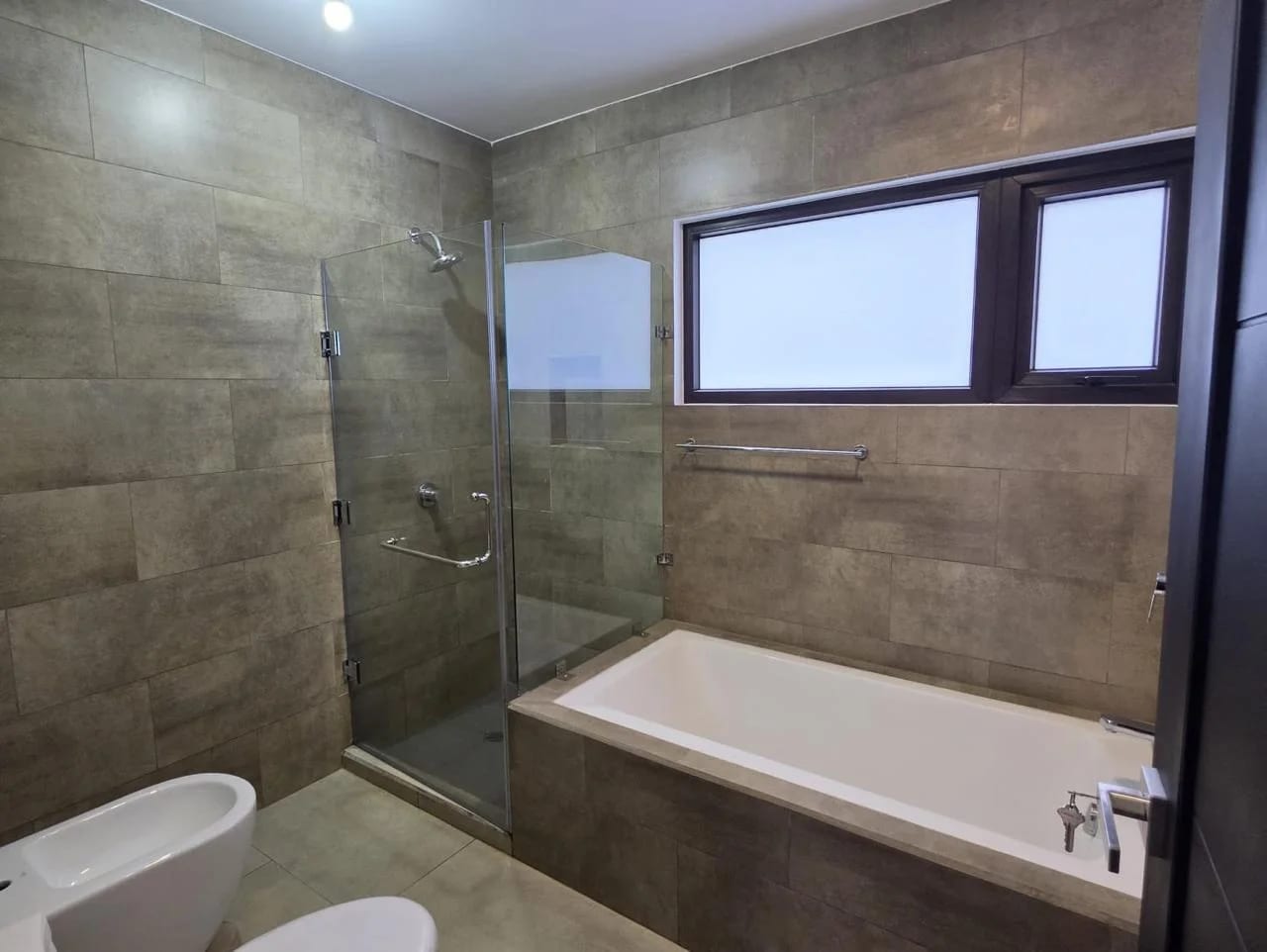 Espectacular residencia en venta en zona 16 Lomas de San Isidro — Casa en Venta en Lomas de San Isidro, Zona 16, Guatemala, Ciudad — foto 7 de 15