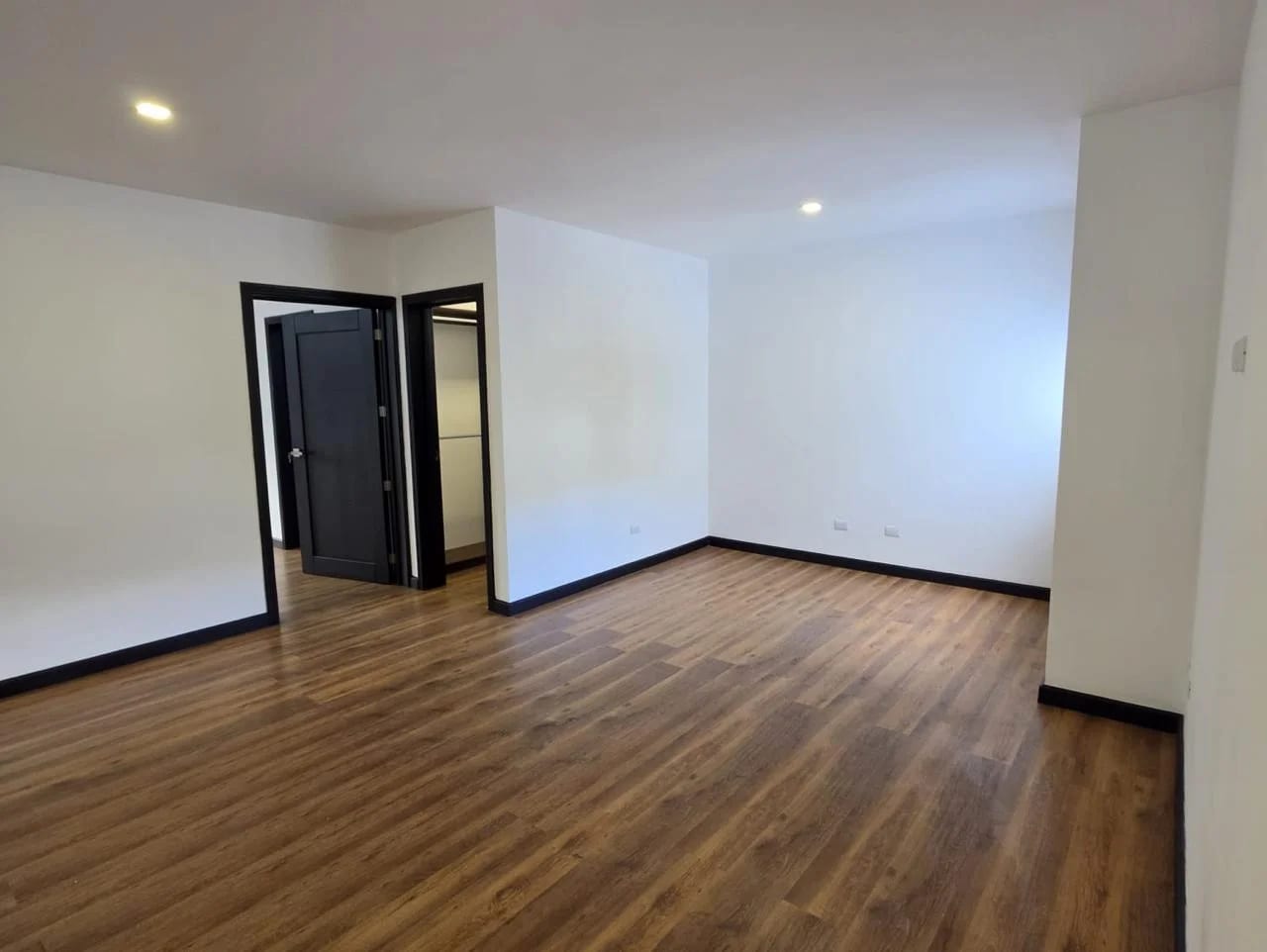 Espectacular residencia en venta en zona 16 Lomas de San Isidro — Casa en Venta en Lomas de San Isidro, Zona 16, Guatemala, Ciudad — foto 13 de 15