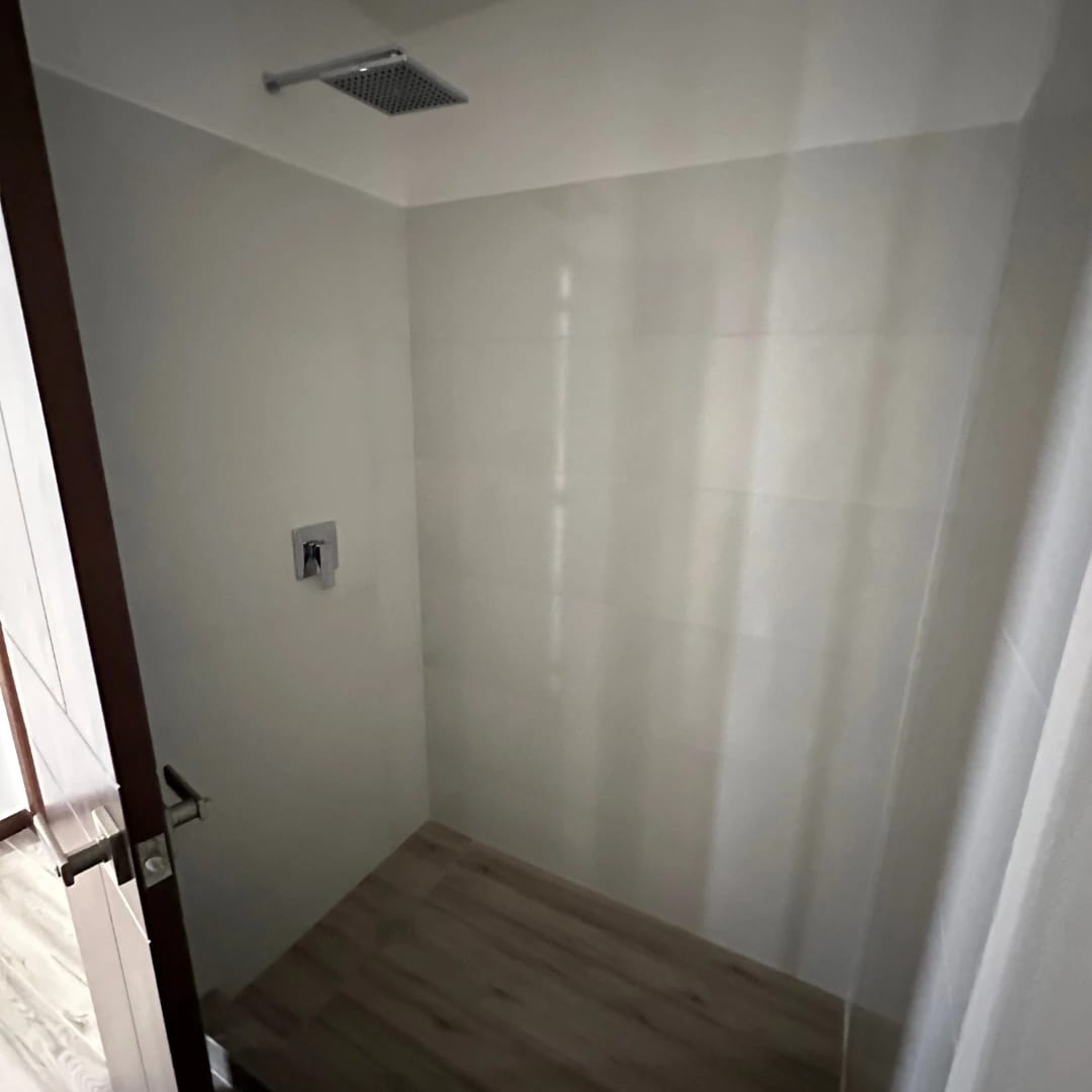 Baño — Apartamento en Venta | Neo 2, Zona 10 — Apartamento en Venta en Neo Apartamentos, Zona 10, Guatemala, Ciudad — foto 8 de 14