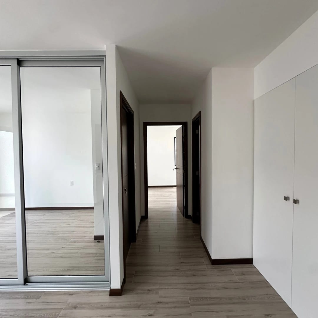 Dormitorio 2 — Apartamento en Venta | Neo 2, Zona 10 — Apartamento en Venta en Neo Apartamentos, Zona 10, Guatemala, Ciudad — foto 4 de 14