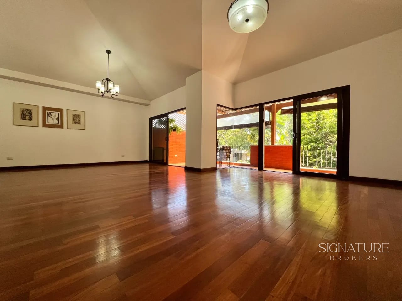 Casa en Venta - San Rafael Km. 8.5 CES — Casa en Venta en San Rafael, Carretera a El Salvador, Guatemala, Ciudad — foto 1 de 12