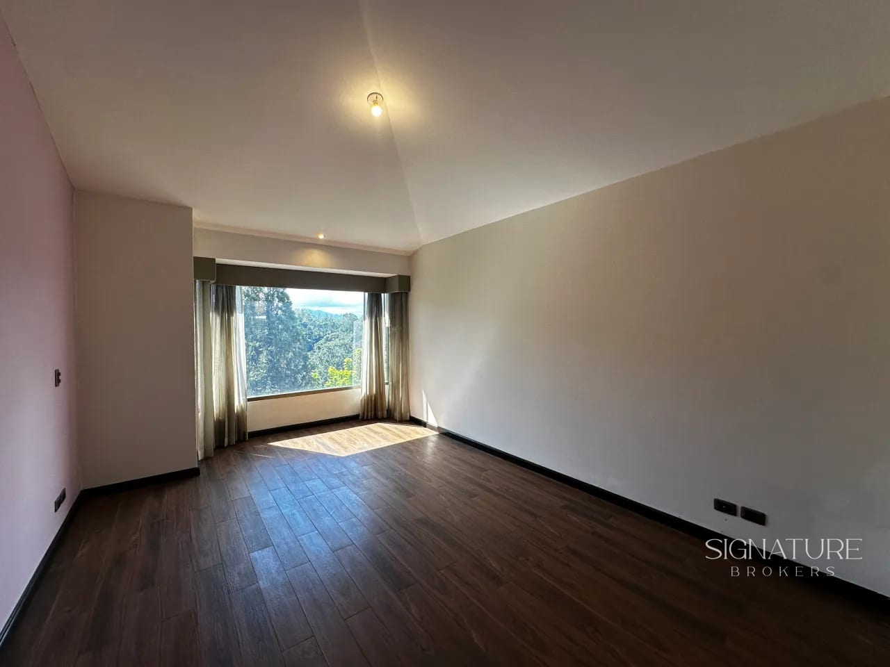Casa en Venta - Col. El Prado, Z.10 — Casa en Venta en Zona 10, Guatemala, Ciudad — foto 7 de 12