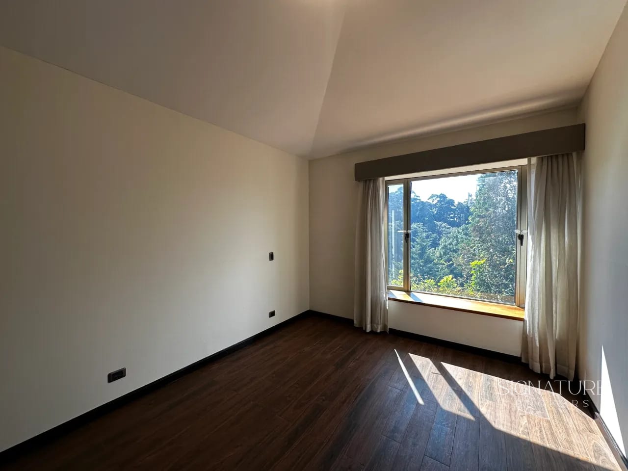 Casa en Venta - Col. El Prado, Z.10 — Casa en Venta en Zona 10, Guatemala, Ciudad — foto 9 de 12