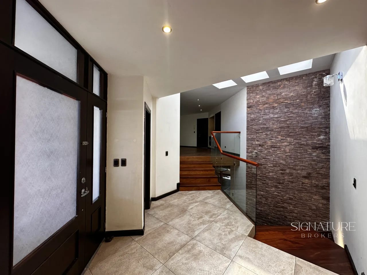 Casa en Venta - Col. El Prado, Z.10 — Casa en Venta en Zona 10, Guatemala, Ciudad — foto 2 de 12