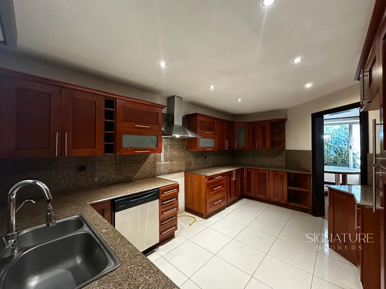 Casa en Venta - Col. El Prado, Z.10 — Casa en Venta en Zona 10, Guatemala, Ciudad — foto 1 de 12