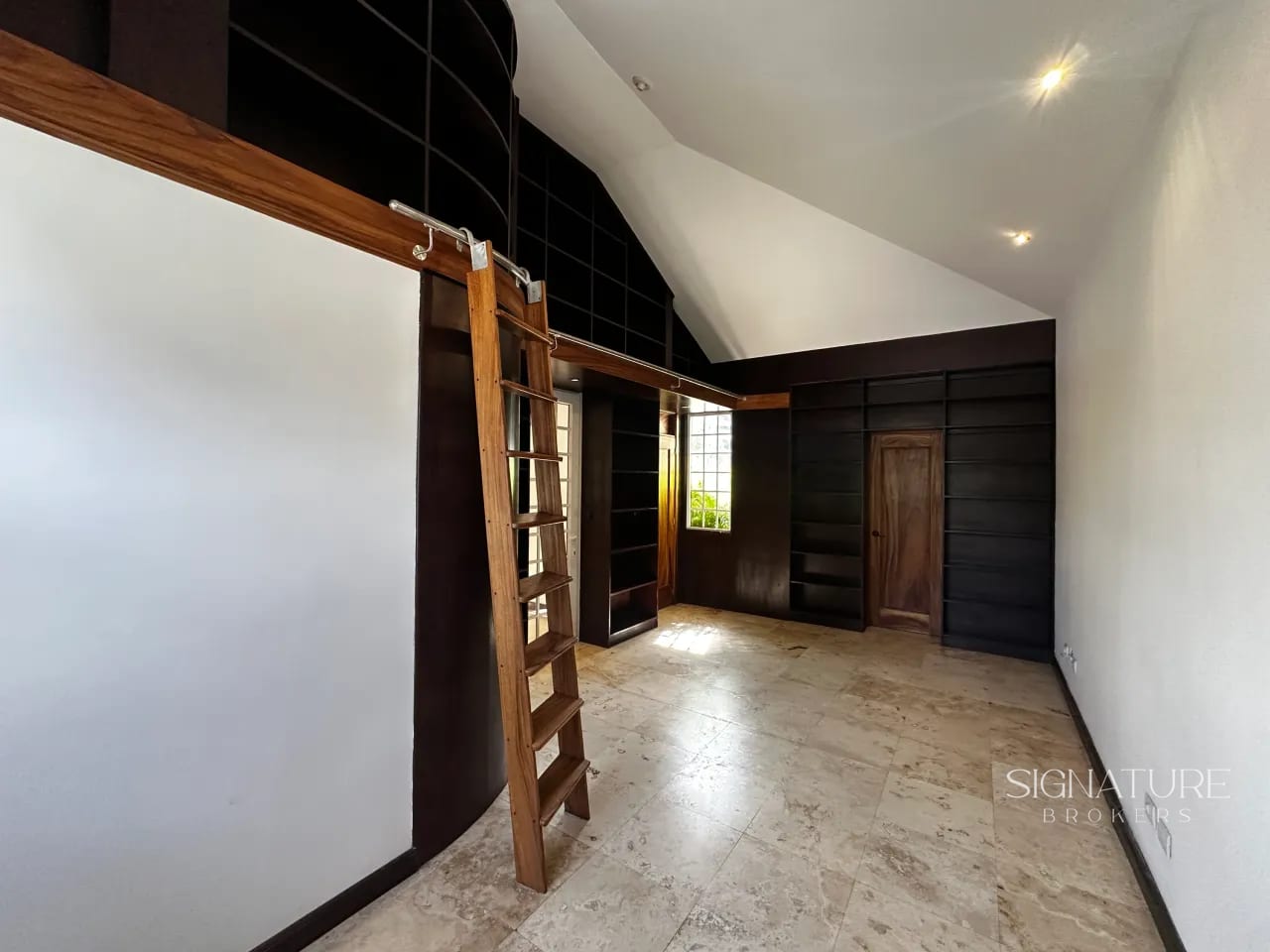 Casa en Venta - Foresta de Cayalá, Z.16 — Casa en Venta en Foresta de Cayalá, Zona 16, Guatemala, Ciudad — foto 2 de 17