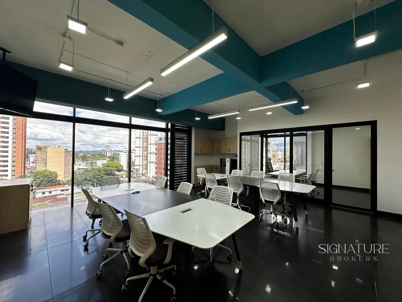Oficina en renta – Edificio 01010 Z.10 — Oficina en Alquiler en Edificio 01010 (Cero Diez Diez), Zona 10, Guatemala, Ciudad — foto 3 de 12