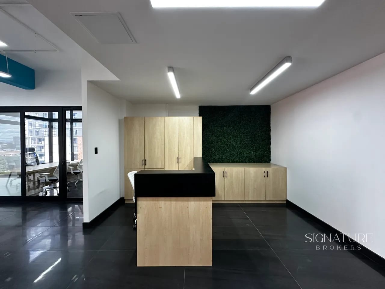 Oficina en renta – Edificio 01010 Z.10 — Oficina en Alquiler en Edificio 01010 (Cero Diez Diez), Zona 10, Guatemala, Ciudad — foto 9 de 12