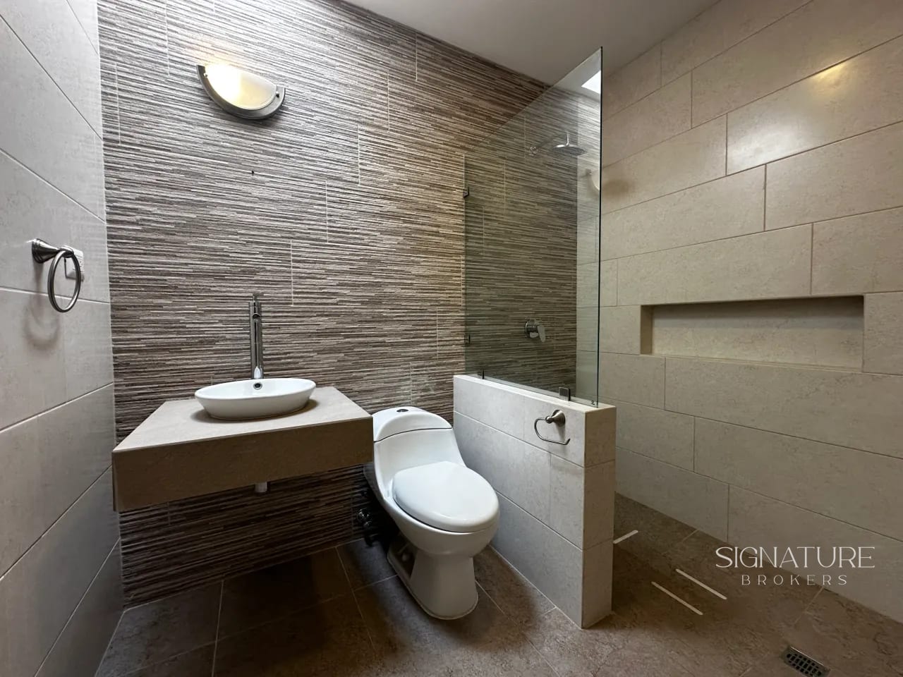 Casa en Venta - Puerta Grande, Km 14.5 CES — Casa en Venta en Puerta Grande, Carretera a El Salvador, Guatemala, Ciudad — foto 10 de 16